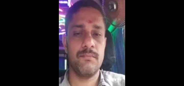 ഡ്രൈവിംഗിനിടെ ഡ്രൈവര്‍ കുഴഞ്ഞുവീണ് മരിച്ചു;  സ്വകാര്യ ബസ് മരത്തിലിടിച്ച് 20 പേര്‍ക്ക് പരിക്ക്